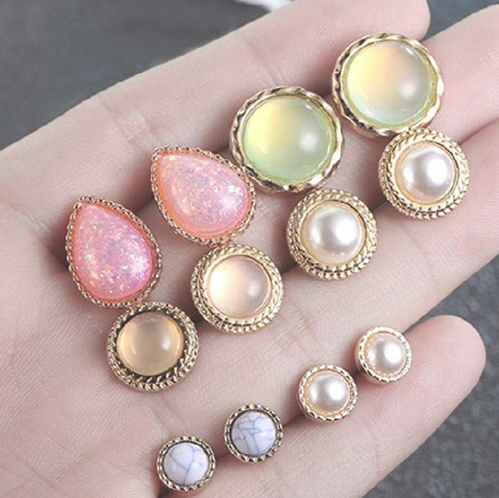 NWT Gold Rimmed Stud Earring Collection Set